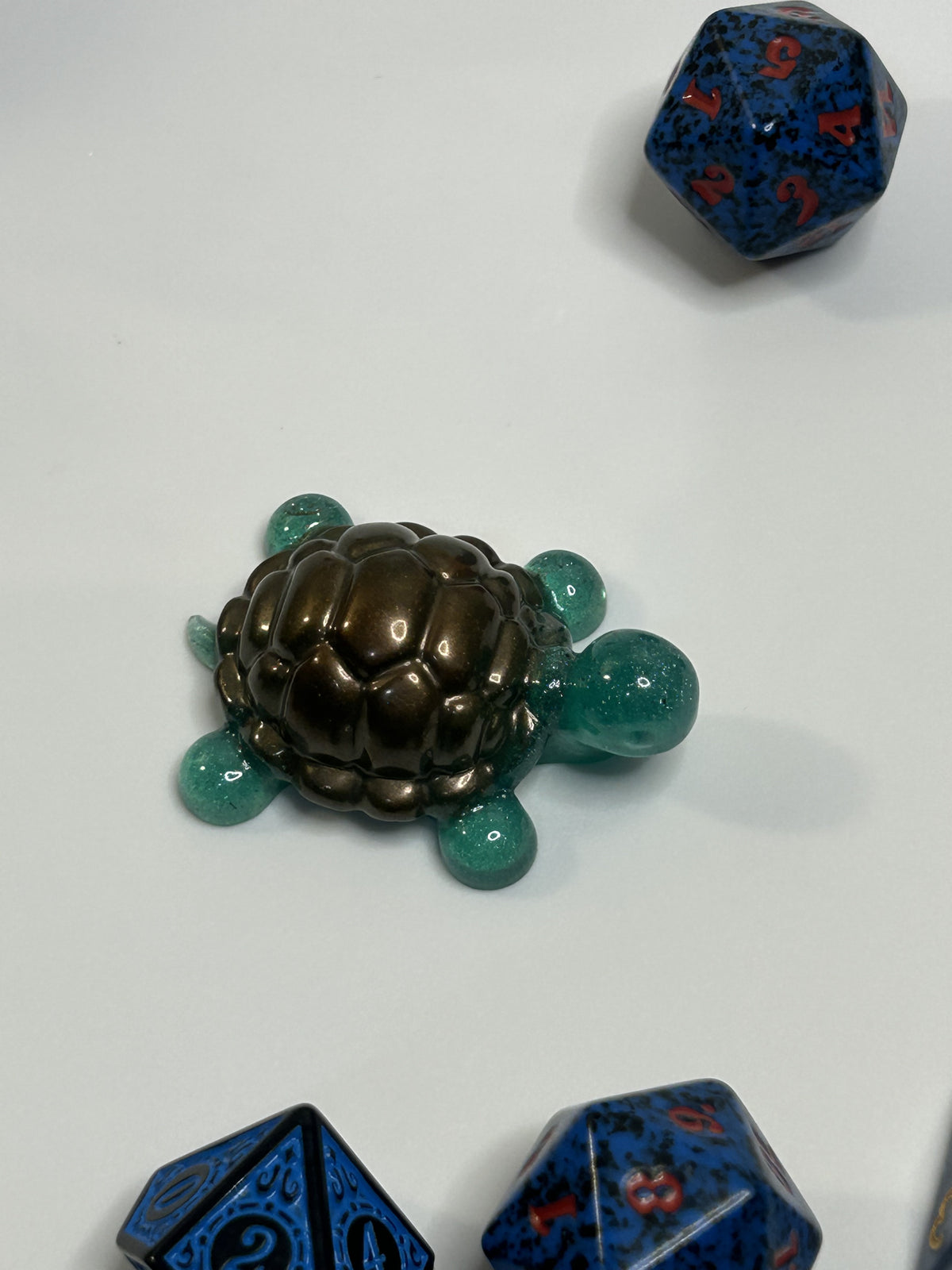 Teal and Green Turtle Cover Minder - photo 2