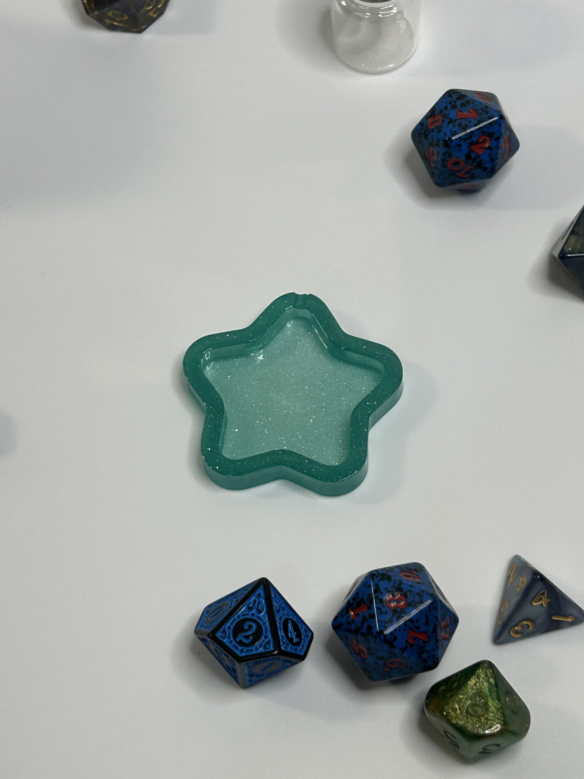 Teal Glitter Resin Cover Minder
